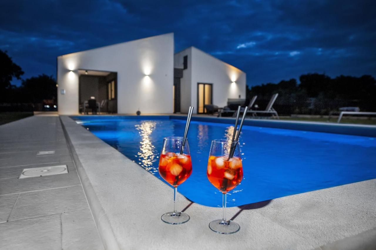 Villa Xo 罗维尼 外观 照片